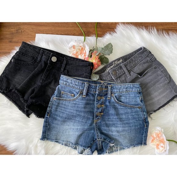 Universal Thread Lot Of 3 High Rise Denim Stretch Shorts 0/25R 1 Button Fly Fray - Picture 1 of 12